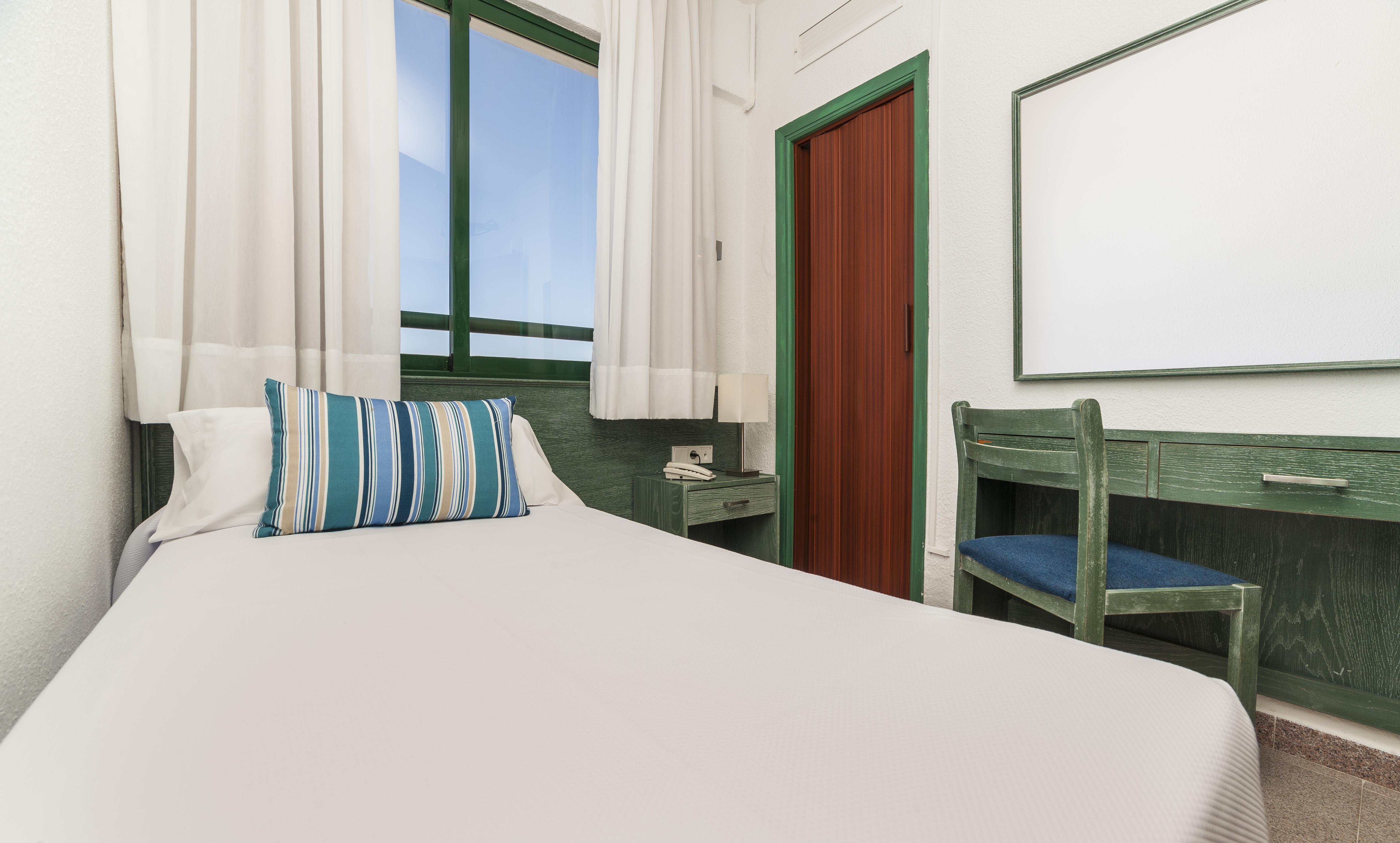 Globales Cala'N Blanes 호텔 칼라엔블레인즈 외부 사진